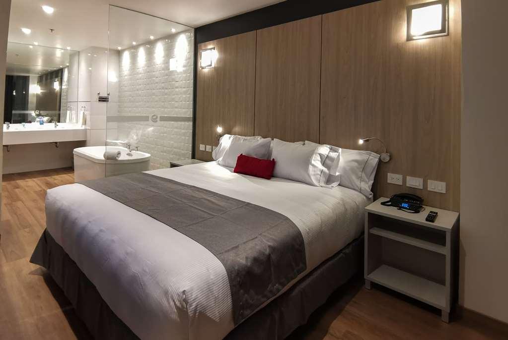 Ramada Encore By Wyndham Guadalajara Aeropuerto Las Pintas Zimmer foto